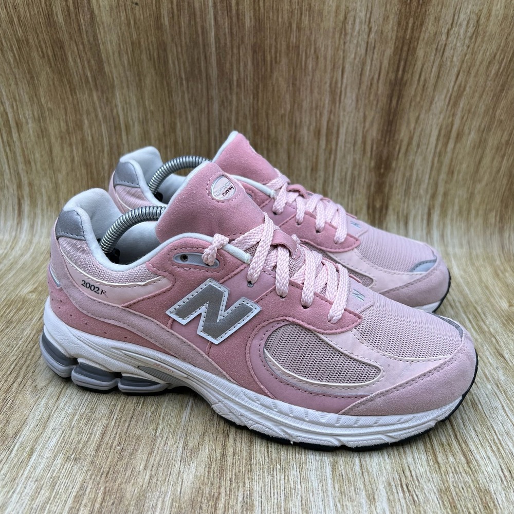 New Balance 2002R Sneakers Women's Size 6.5 Pink Suede Mesh Running GC2002SK